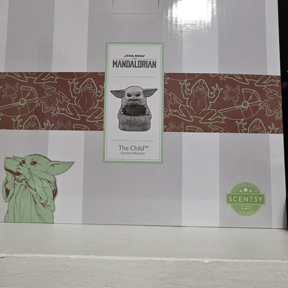 Scentsy Mandalorian The Child Warmer - Green and White